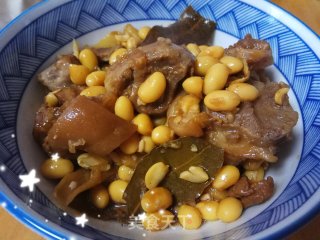 黄豆焖猪手的做法
