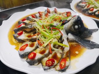 孔雀开屏清蒸武昌鱼的做法