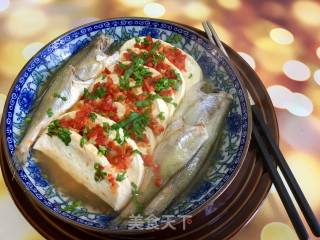 一卤鲜咸鱼蒸豆腐的做法