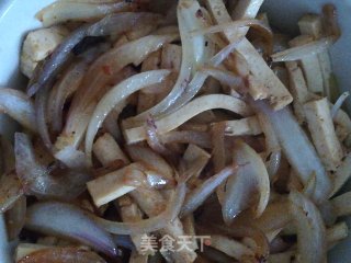 豆腐炒洋葱的做法