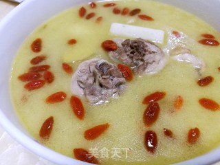 枸杞淮山鸡汤的做法
