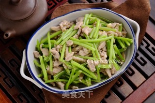 地瓜梗炒肉丝的做法