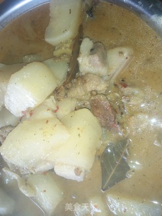 萝卜炖五花肉的做法
