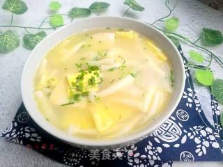 蛋白海鲜菇豆腐汤的做法