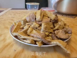 豆腐皮炒肉片的做法