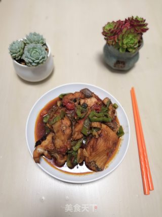 青椒西红柿烧草鱼的做法