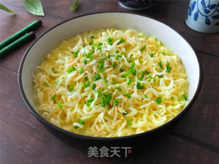 泡面虾皮蛋羹的做法