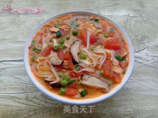 西红柿香菇鸡蛋面的做法