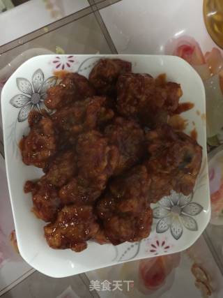 如何使排骨外酥内嫩：糖酥排骨的做法