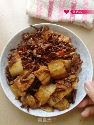 豆干炒五花肉的做法