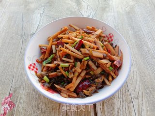 酸菜炒芋丝的做法