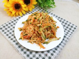豆腐丝蛋皮拌黄瓜的做法