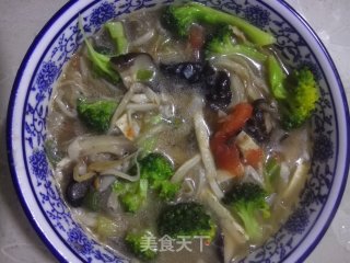 烩菌菇的做法
