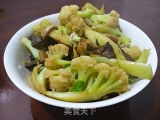 家常菜～菜花炒鸡杂的做法