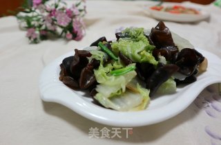 黑木耳炒白菜的做法