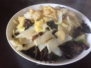 清理肠胃之 素白菜炒黑木耳的做法