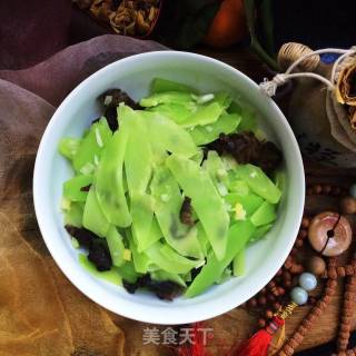 笋片炒木耳的做法