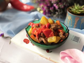 温暖冬日来碗暖暖的（土豆红椒炖牛腩）的做法