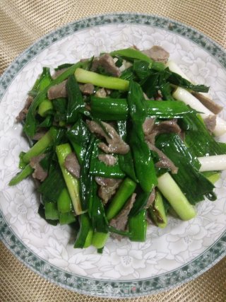 暴腌肉炒大蒜的做法
