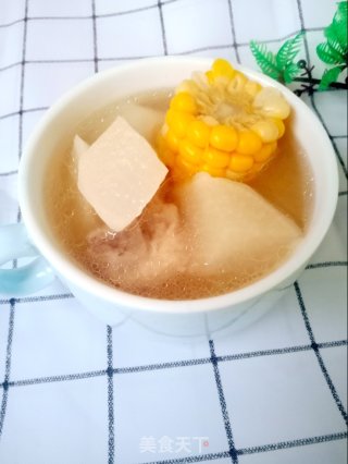 如何挑选鲜嫩白萝卜：萝卜排骨汤的做法