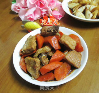 胡萝卜烧大排