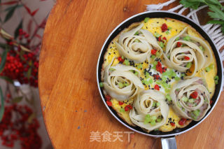 玫瑰花抱蛋煎饺的做法