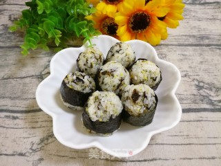 如何让小朋友爱上吃饭-饭团的做法