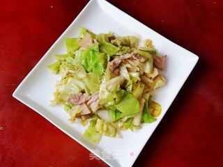 甘蓝菜炒五花肉的做法