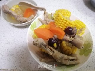 粟米红萝卜煲鸡脚的做法
