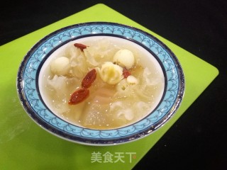 银耳莲子百合羹的做法