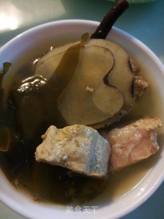 龙骨黄豆海带汤的做法