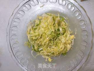 凉拌包菜青椒的做法