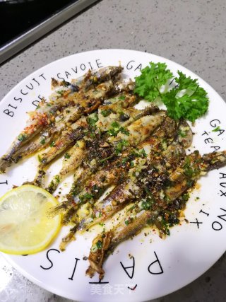柠檬香茅多春鱼的做法