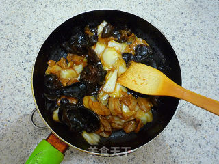 白菜木耳炒肉片的做法
