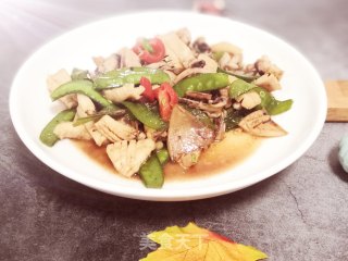 荷兰豆炒鱿鱼的做法