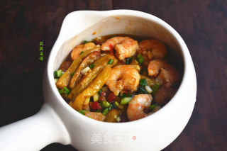鱼香虾球茄子煲的做法