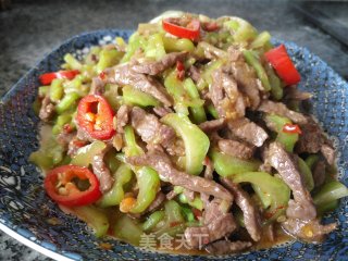 棒菜牛肉丝的做法