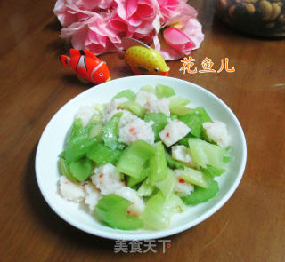 虾味球炒西芹的做法