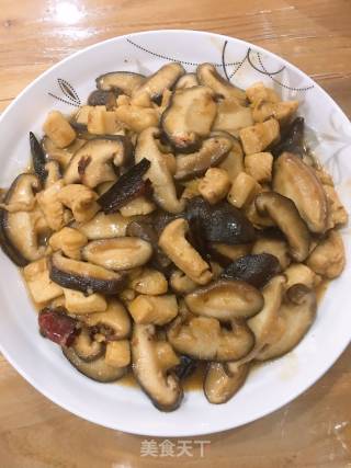 香菇炒鸡胸肉的做法