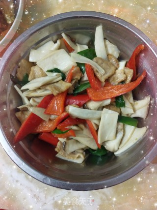 杏鲍菇炒肉的做法