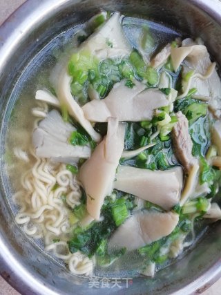 瘦肉平菇面的做法