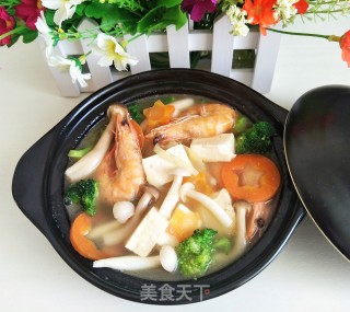 大虾双菇豆腐煲的做法
