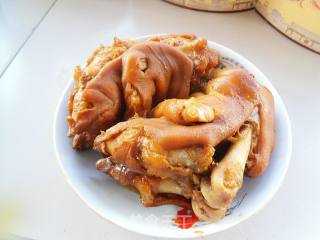 酱焖猪蹄的做法