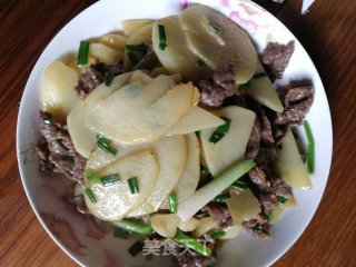*团圆饭**牛肉土豆片的做法