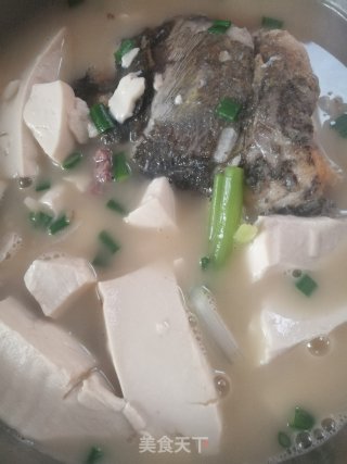 *团圆饭*鱼头豆腐汤的做法