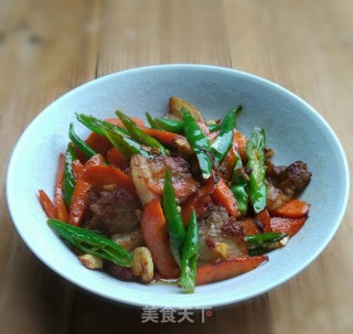 卤五花肉炒青椒的做法