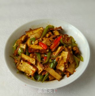 五花肉炒香干的做法