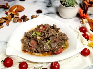 圣女果炒牛肉的做法