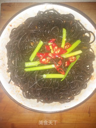 凉拌蕨根粉的做法