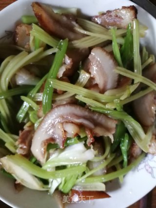 香芹炒卤肉的做法